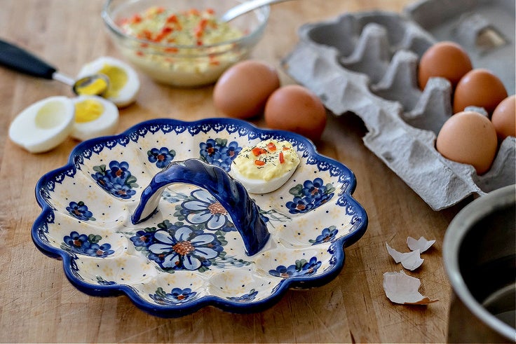 Detail image of Vena Daisy Surprise Dining Accessories — Polish Pottery