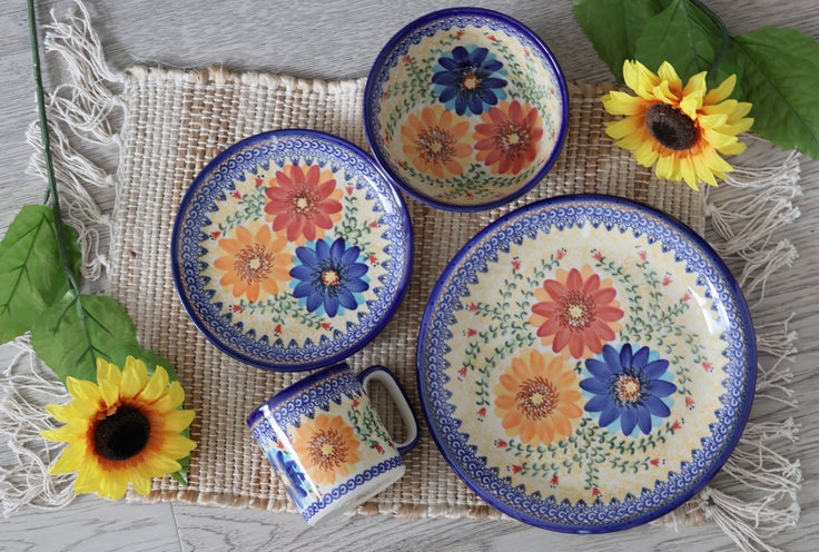 Detail image of Vena Autumn Burst Dining Plates & Bowls — Polish Pottery