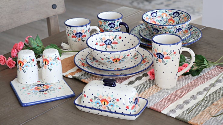 Detail image of Manufaktura Desert Flower Salt & Pepper Shaker — Polish Pottery