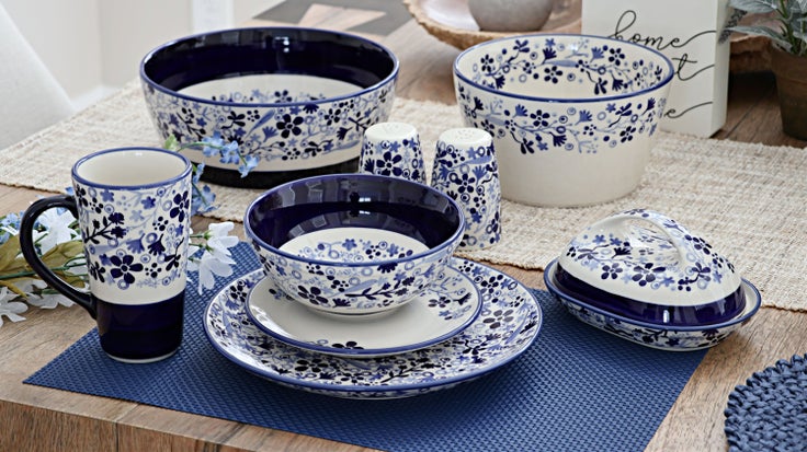 Detail image of Manufaktura Darcy Salt & Pepper Shaker — Polish Pottery