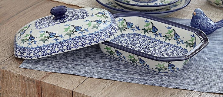 Detail image of Ceramika Artystyczna Mockingbird Medium Bakeware — Polish Pottery