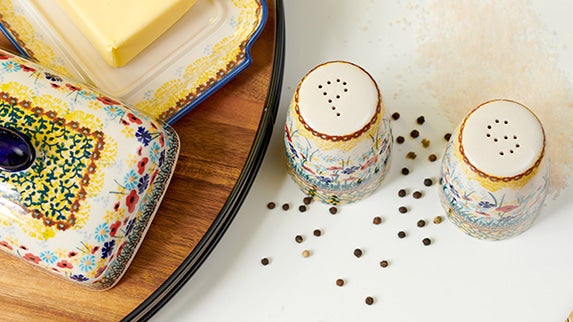 Detail image of Manufaktura Prairie Garden Salt & Pepper Shaker — Polish Pottery