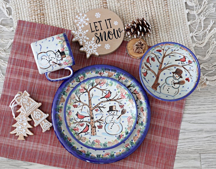 Detail image of Vena Little Snowman Dining Plates & Bowls — Polish Pottery