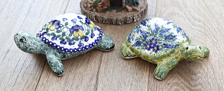 Detail image of WR Unikat Hyacinth Figurine — Polish Pottery