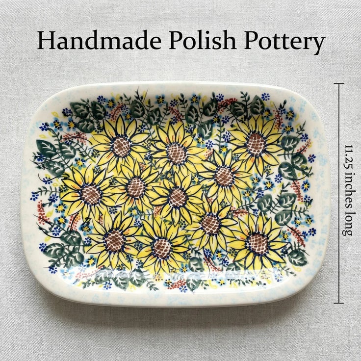 Detail image of Vena Sunflower Maze Medium Serving Piece — Polish Pottery