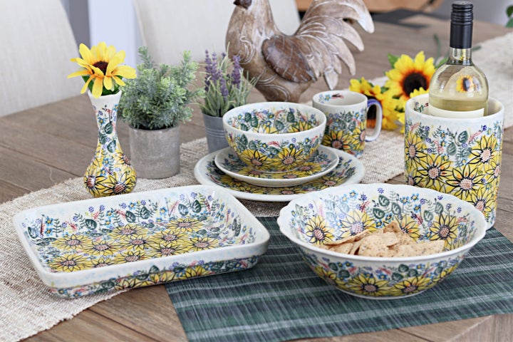 Vena Sunflower Maze Medium Bakeware — Polish Pottery