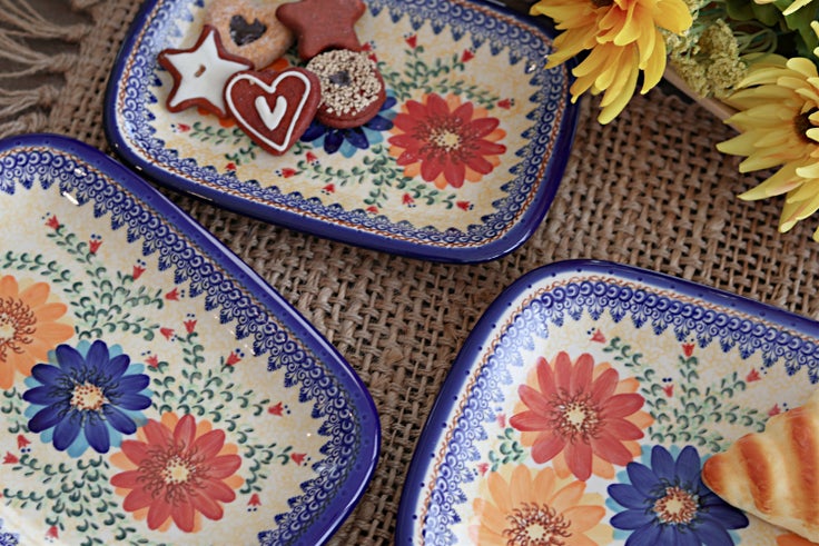 Detail image of Vena Autumn Burst Medium Serving Piece — Polish Pottery