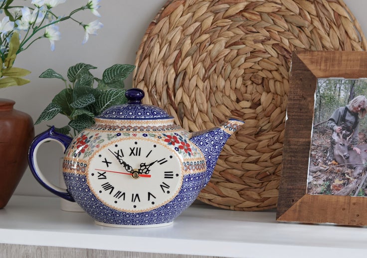 Detail image of Manufaktura Red Daisy Décor — Polish Pottery