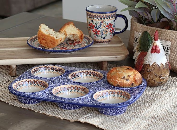 Detail image of Manufaktura Red Daisy Muffin Pan — Polish Pottery