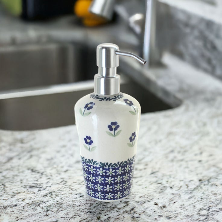 Detail image of Manufaktura Blue Daisy Bathroom Accessories — Polish Pottery