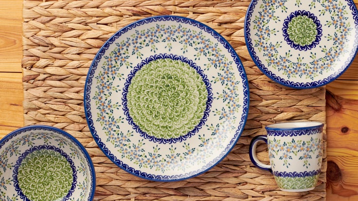 Detail image of Manufaktura Summer Vine Dining Plates & Bowls — Polish Pottery