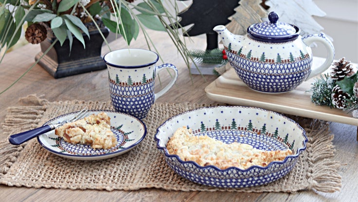 Detail image of Ceramika Artystyczna Rustic Pines Pie Plate — Polish Pottery