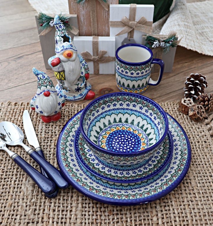 Detail image of Vena Holiday Pine Dining Plates & Bowls — Polish Pottery
