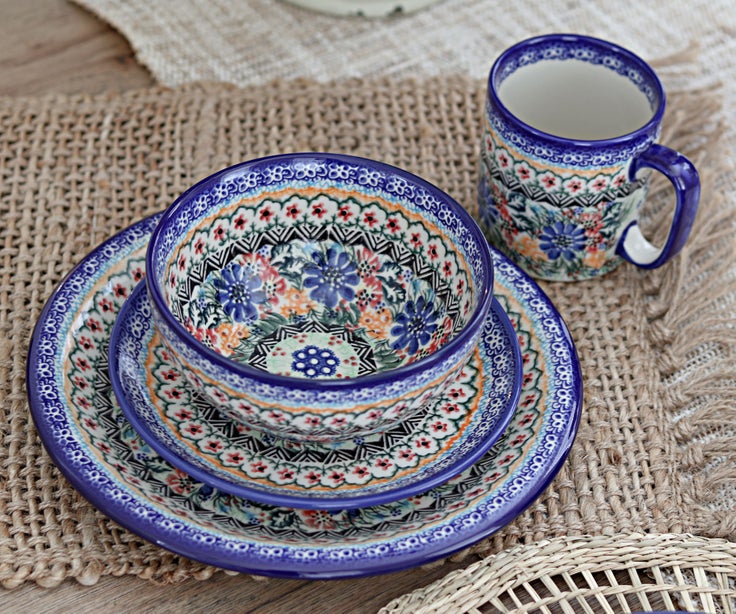 Detail image of Vena Ashley Dining Plates & Bowls — Polish Pottery