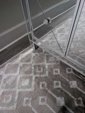 Customer photo for review titled "Stylish and beautiful!"