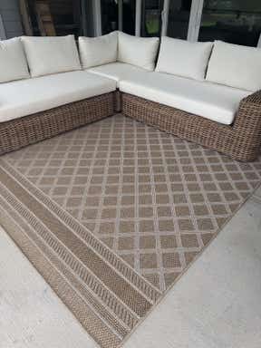 Customer photo for review titled "Beautiful Outdoor Rug"