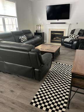 Customer photo for review titled "Quality and Stylish"