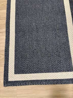 Customer photo for review titled "Very Nice Runner!"