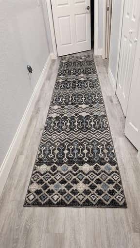 Customer photo for review titled "Awesome carpet runner"
