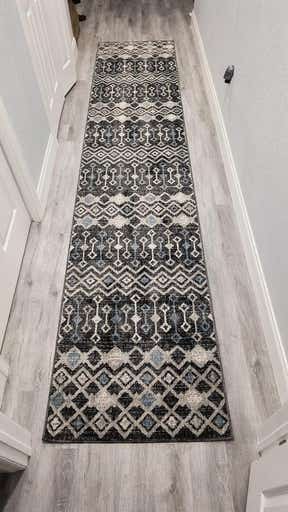 Customer photo for review titled "Awesome carpet runner"