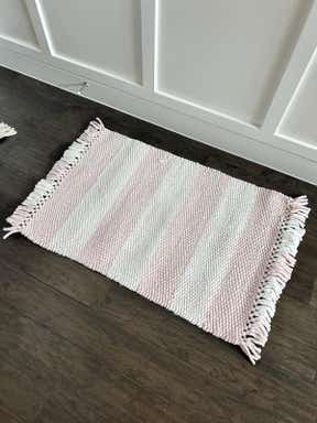 Customer photo for review titled "Item did not match description"