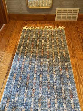 Customer photo for review titled "Pretty colors in this runner"