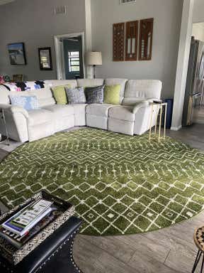 Customer photo for review titled "Nice moss green color"