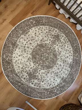 Customer photo for review titled "Overall a good rug!"