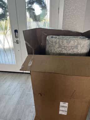 Customer photo for review titled "No protective packaging"