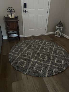 Customer photo for review titled "Lattice Shag Rug 5’3x5’3"