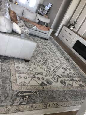 Customer photo for review titled "Awesome Aurelia Rug"