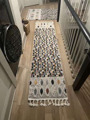 Customer photo for review titled "Nice rug!"