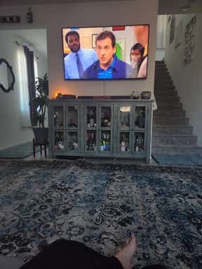 Customer photo for review titled "Nice rug but quality is poor."