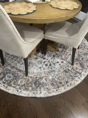 Customer photo for review titled "Absolutely beautiful rug"