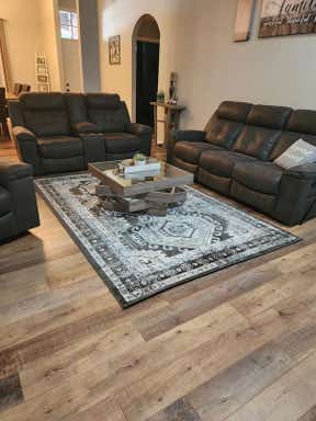 Customer photo for review titled "Pretty rug!"