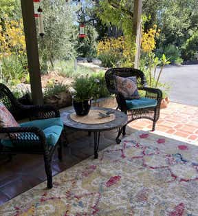 Customer photo for review titled "Pretty rug steals the show."