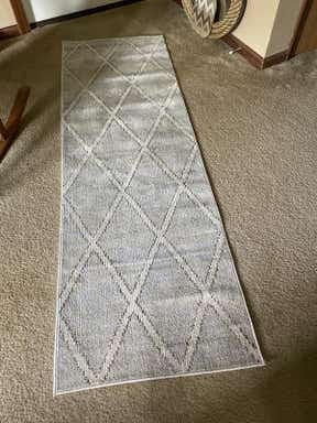 Customer photo for review titled "Great rug for great price"