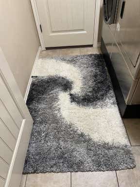 Customer photo for review titled "Rug"