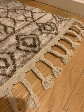 Customer photo for review titled "Nice quality rug"