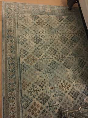 Customer photo for review titled "Lovely rug"
