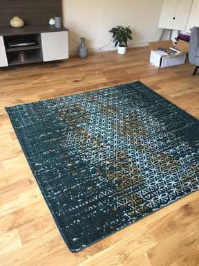 Customer photo for review titled "Really lovely rug"