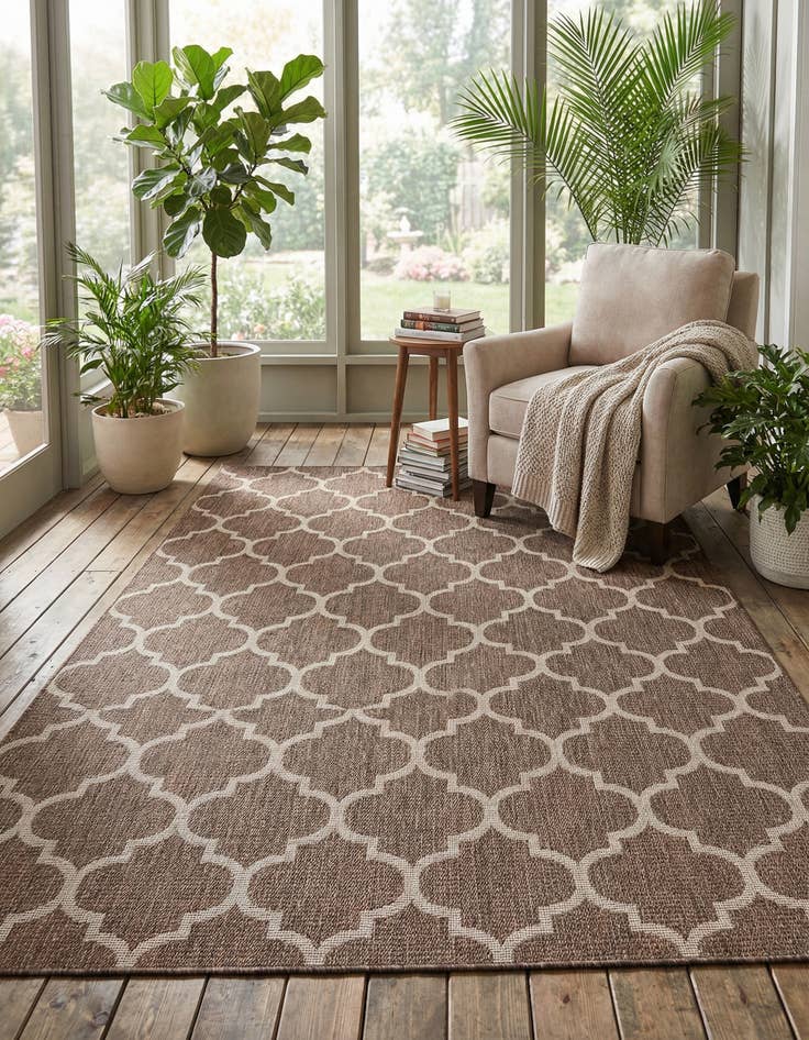 Detail image of 9' x 12' Easy-Clean Trellis Indoor / Outdoor Rug