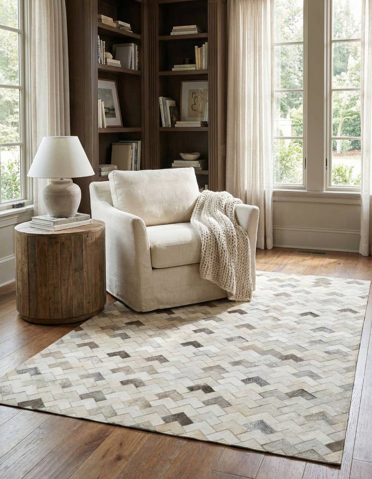 Detail image of 5' 2 x 8' Cowhide - Patchwork Rug