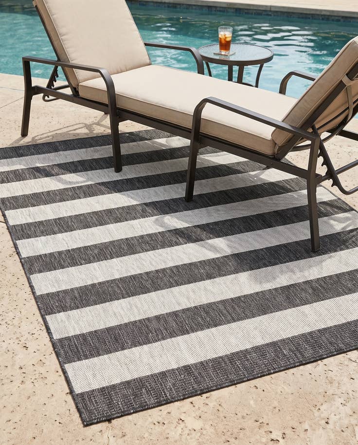 Detail image of 5' 3 x 7' Easy-Clean Striped Indoor / Outdoor Rug