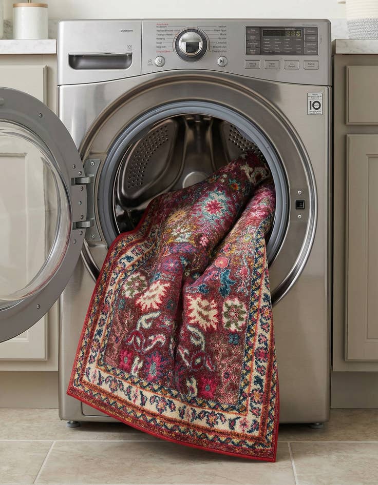 Detail image of  3' 3 x 5' 3  Washable Fleur Rug