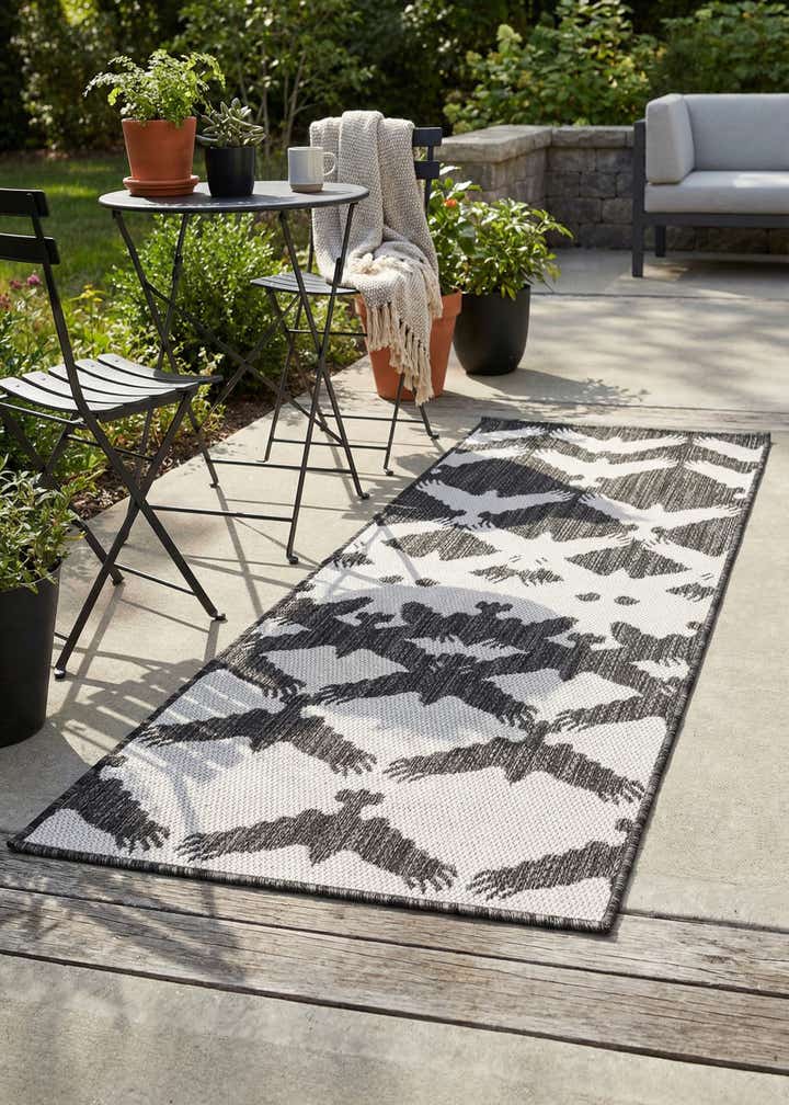 2' x 4' Easy-Clean Modern Indoor / Outdoor Runner Rug