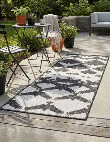 2' x 4' Easy-Clean Modern Indoor / Outdoor Runner Rug