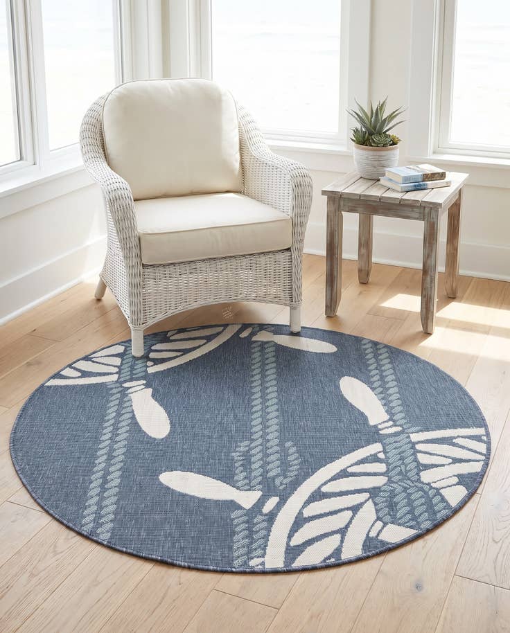 Detail image of 4' x 4' Easy-Clean Coastal Indoor / Outdoor Round Rug