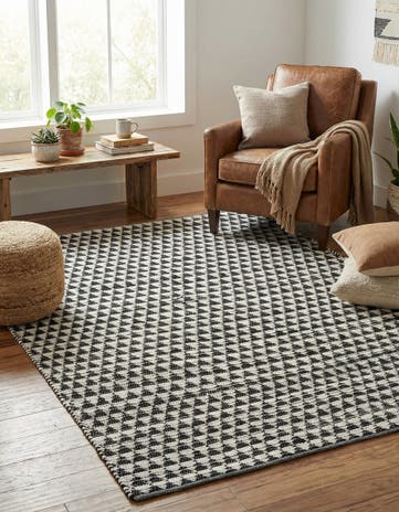 7' 1 x 10' Hand Woven Chindi Jute Rug