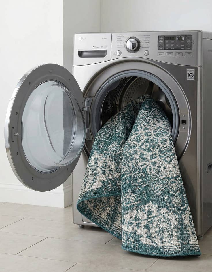 Detail image of 4' x 4'  Washable Jill Zarin Dubai Indoor / Outdoor Round Rug